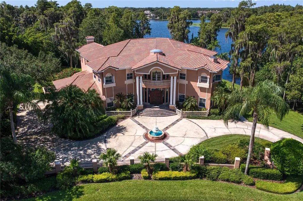 16606 Villalenda De Avila Tampa FL 33613