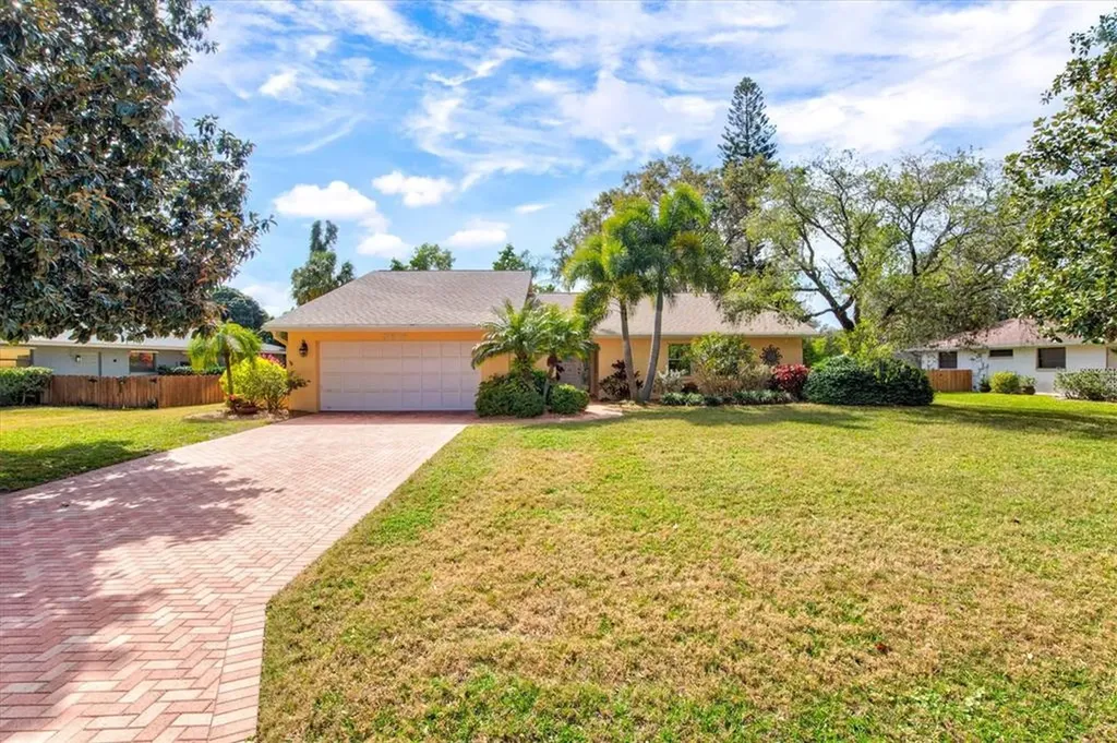 3816 Countryside Lane Sarasota FL 34233