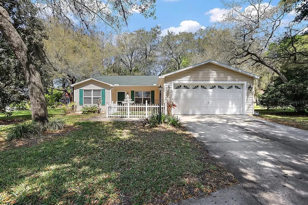 1205 Crabapple Lane Lady Lake FL 32159