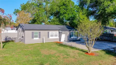 13807 1st Street Dade City FL 33525