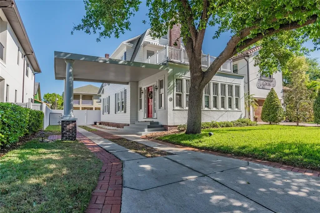 2903 W Estrella Street Tampa FL 33629