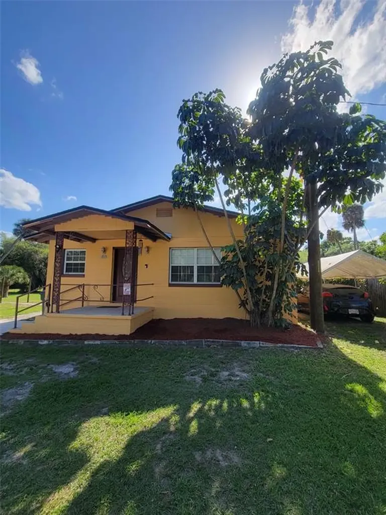 1017 W Lake Marion Road Haines City FL 33844