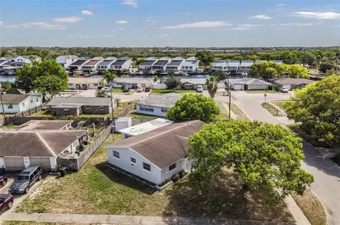 5252 Mosaic Drive Holiday FL 34690