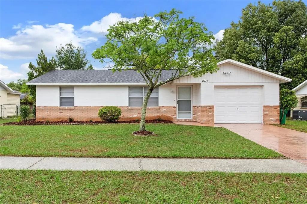 39442 9th Avenue Zephyrhills FL 33542
