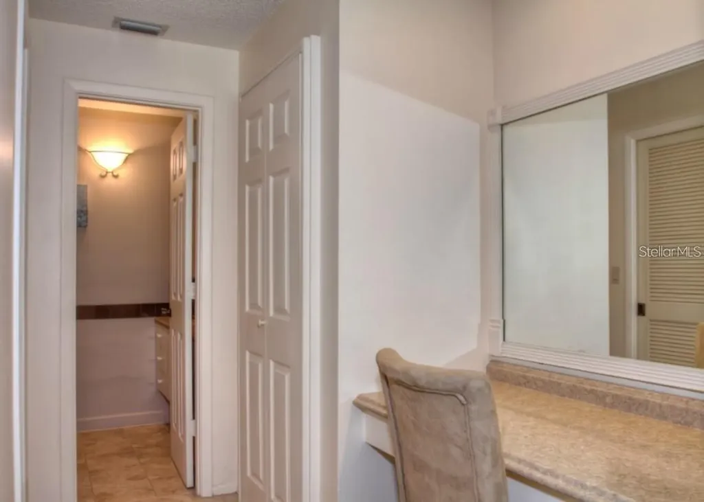 7062 W Country Club Drive N Sarasota FL 34243