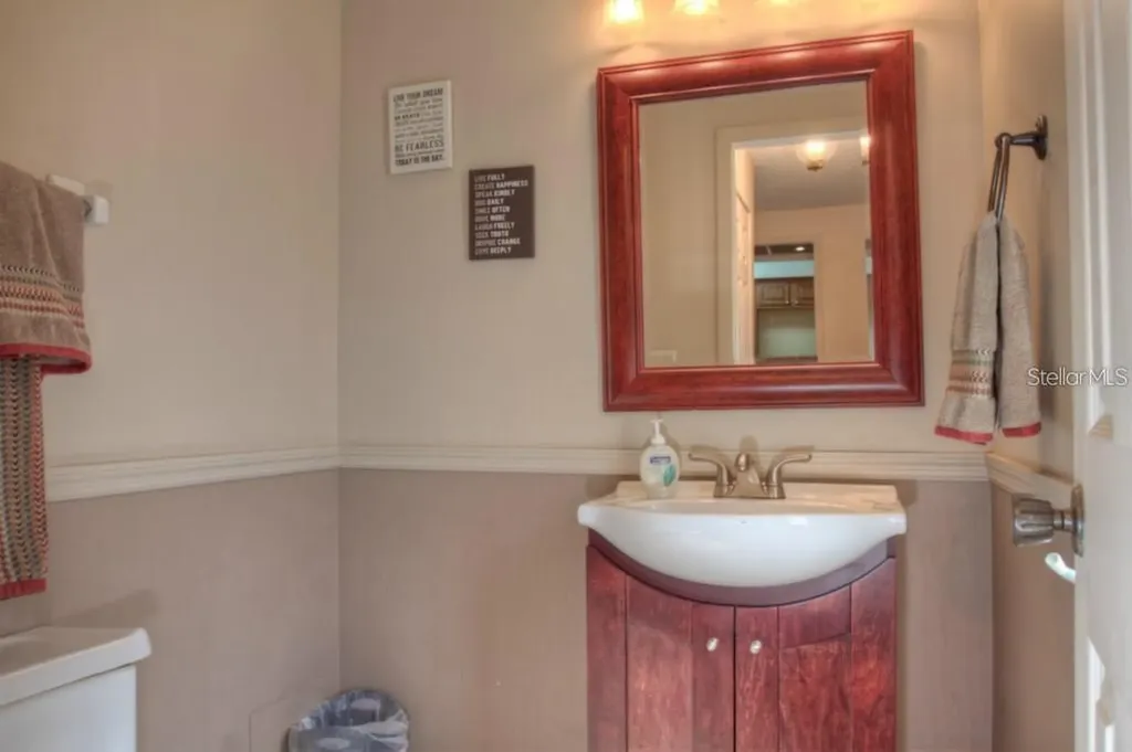 7062 W Country Club Drive N Sarasota FL 34243