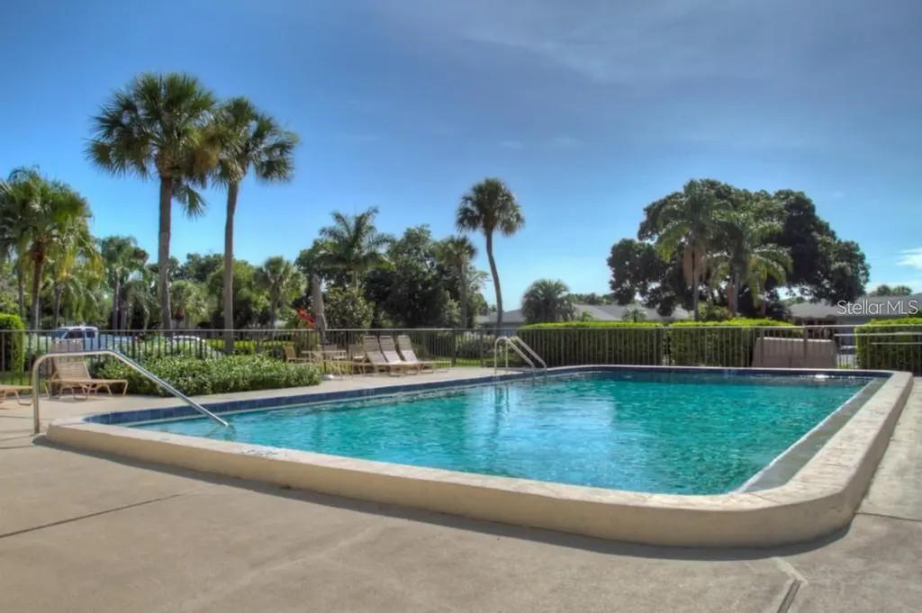 7062 W Country Club Drive N Sarasota FL 34243
