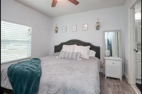 7255 37th Avenue N St Petersburg FL 33710