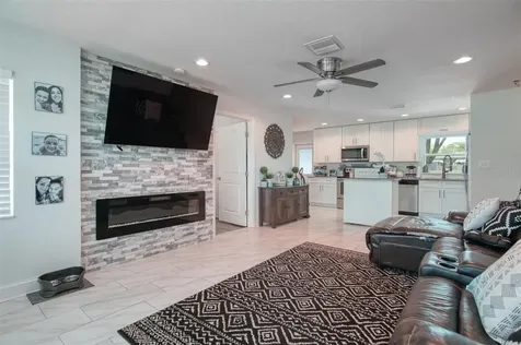 7255 37th Avenue N St Petersburg FL 33710