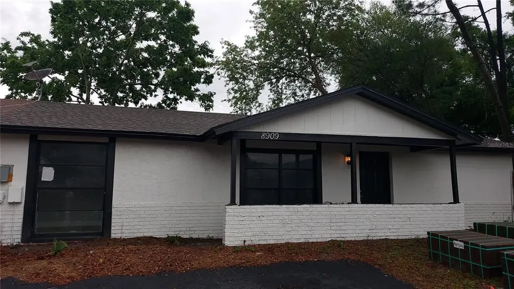 8909 Thousand Oaks Court Tampa FL 33634