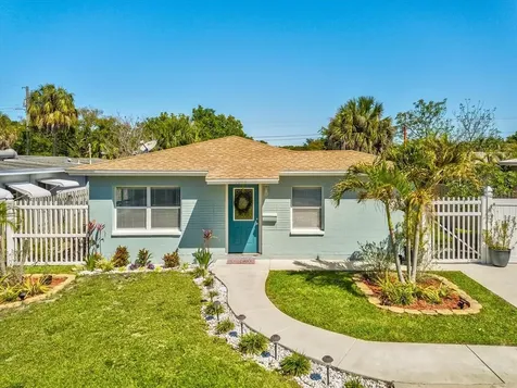 7253 35th Avenue N St Petersburg FL 33710