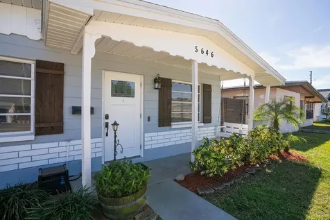 5646 13th Avenue N St Petersburg FL 33710