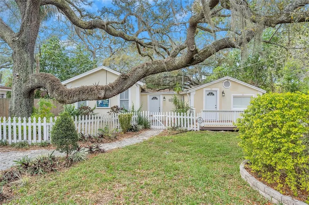 10808 N Annette Avenue Tampa FL 33612