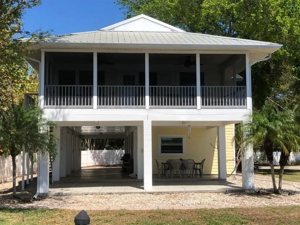 102 18th Street NW Ruskin FL 33570