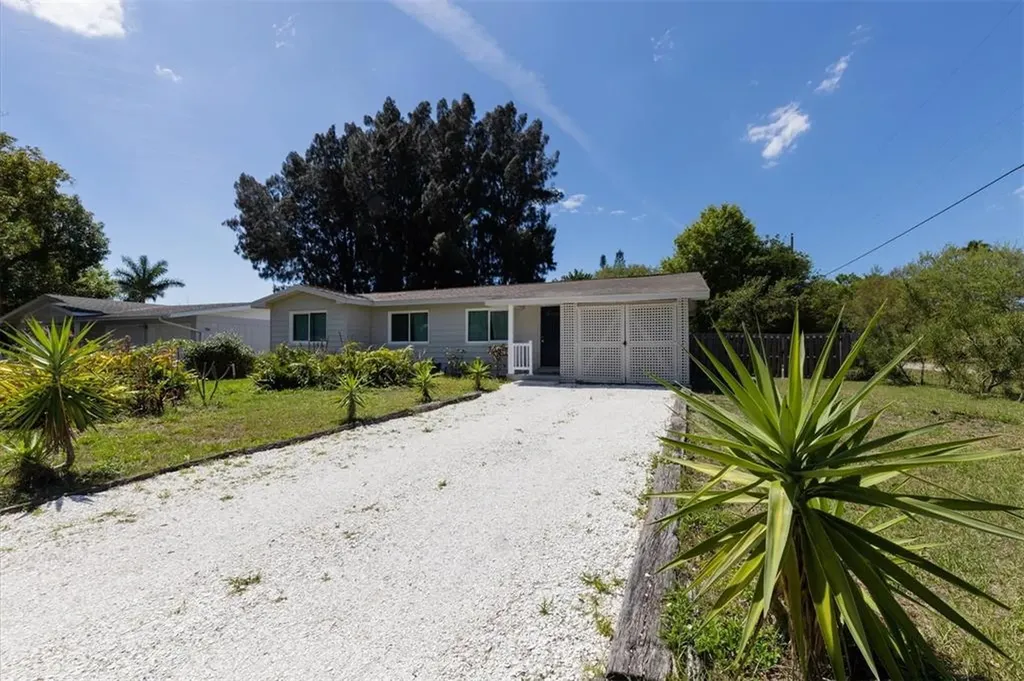 211 42nd Street NW Bradenton FL 34209
