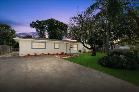 6627 17th Street N St Petersburg FL 33702