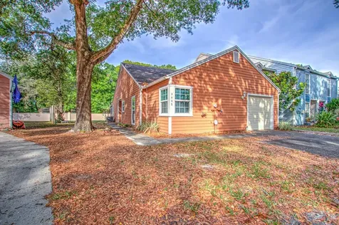 9468 Forest Hills Circle Tampa FL 33612