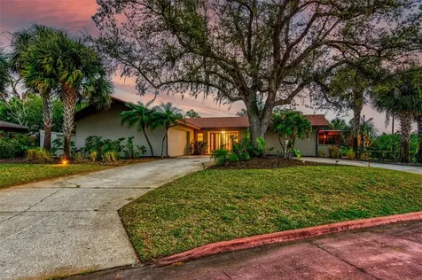 1509 Serene Way S St Petersburg FL 33705