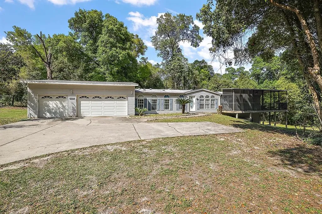 3739 Round Lake Road Zellwood FL 32798
