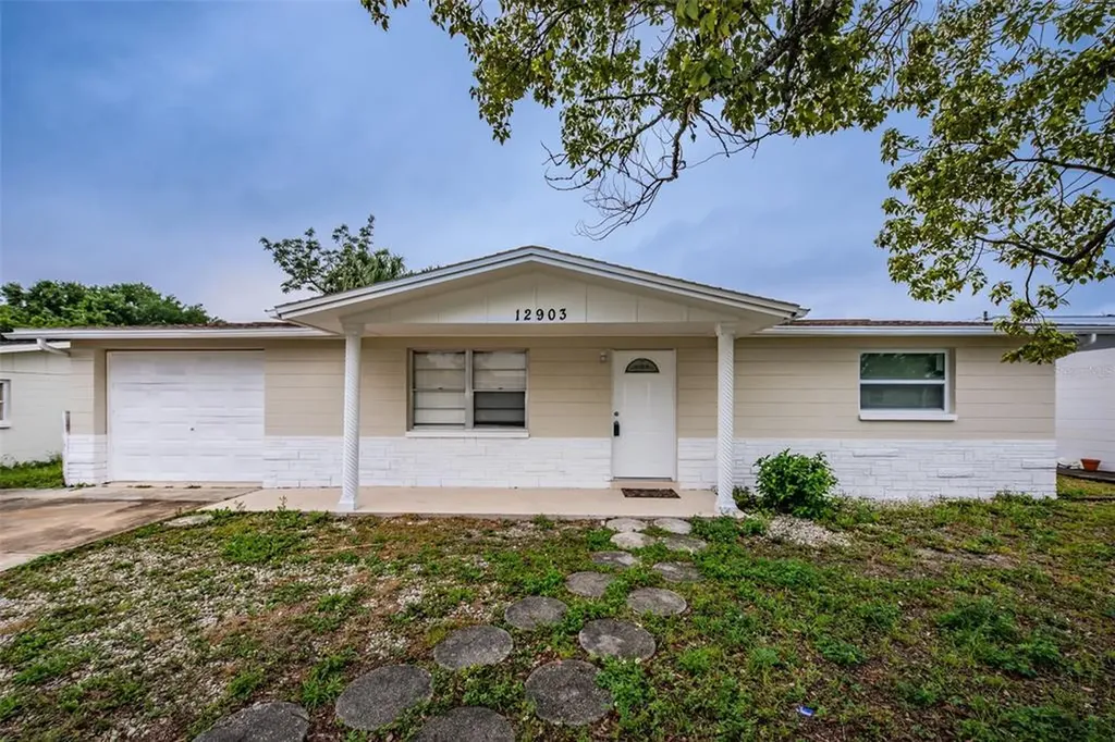12903 Kings Manor Avenue Hudson FL 34667