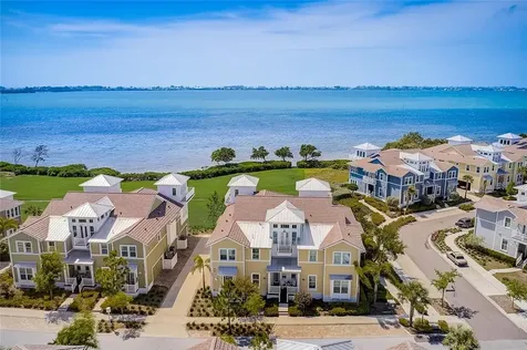302 Compass Point Drive Bradenton FL 34209