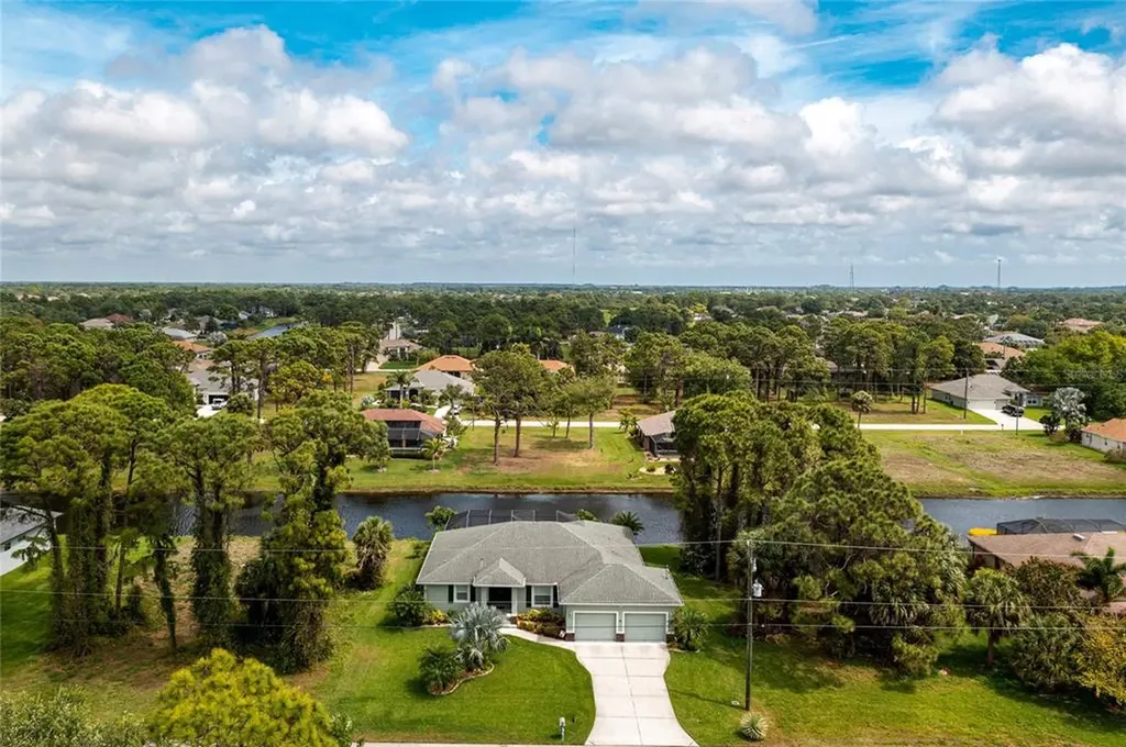 43 Tournament Road Rotonda West FL 33947