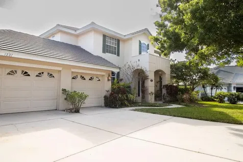 1237 Darlington Oak Circle NE St Petersburg FL 33703