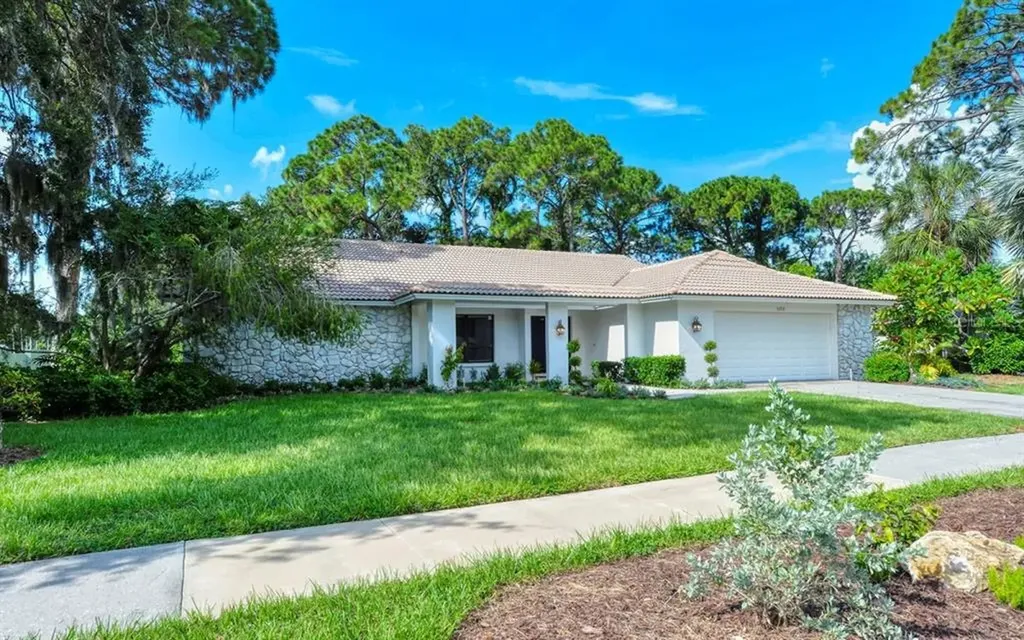 3698 Country Place Boulevard Sarasota FL 34233