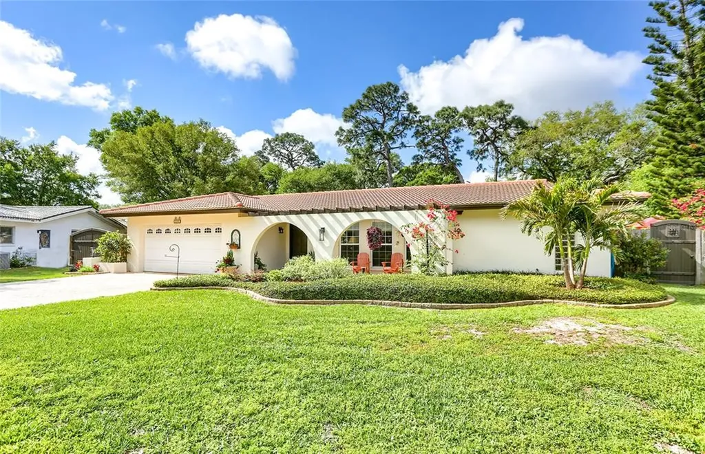 1541 Pennwood Circle S Clearwater FL 33756