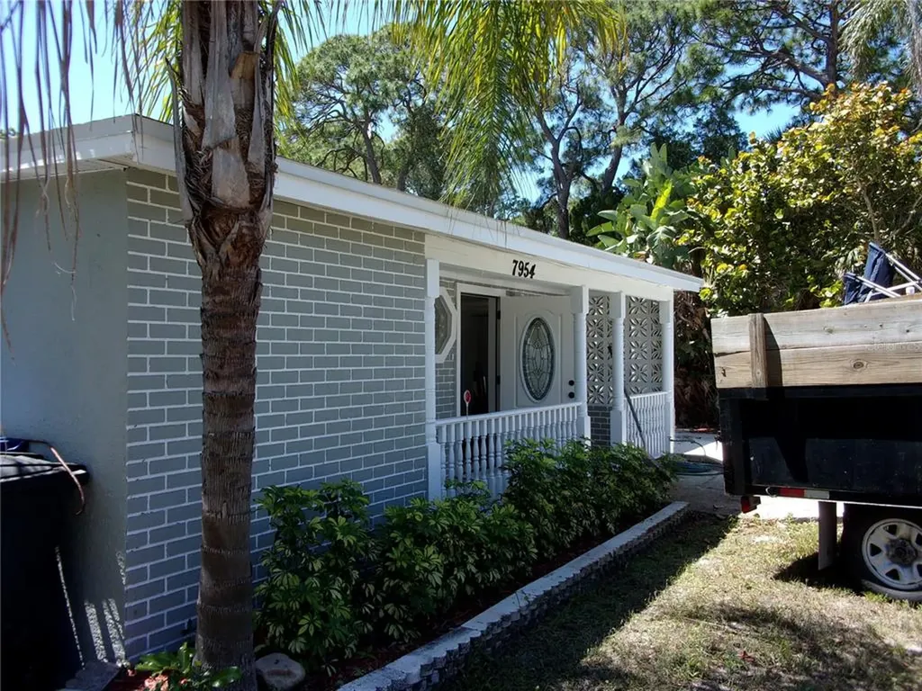 7954 49th Avenue N St Petersburg FL 33709