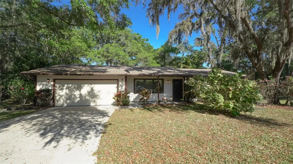 3305 Swaan Lane Sarasota FL 34235