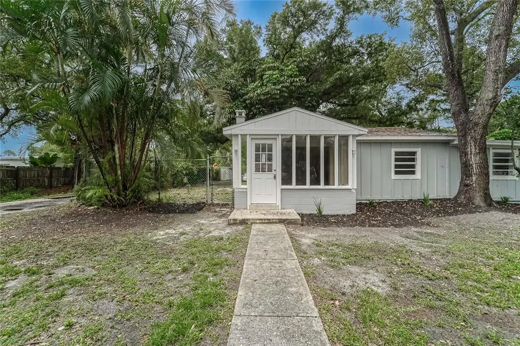 7902 49th Avenue N St Petersburg FL 33709