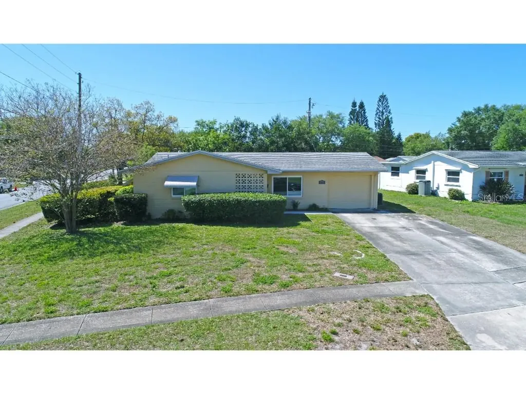 10812 Temple Avenue Seminole FL 33772