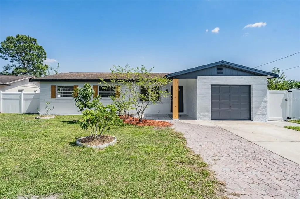 6001 Tampa Shores Boulevard Tampa FL 33615