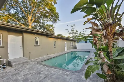 6141 2nd Avenue S St Petersburg FL 33707
