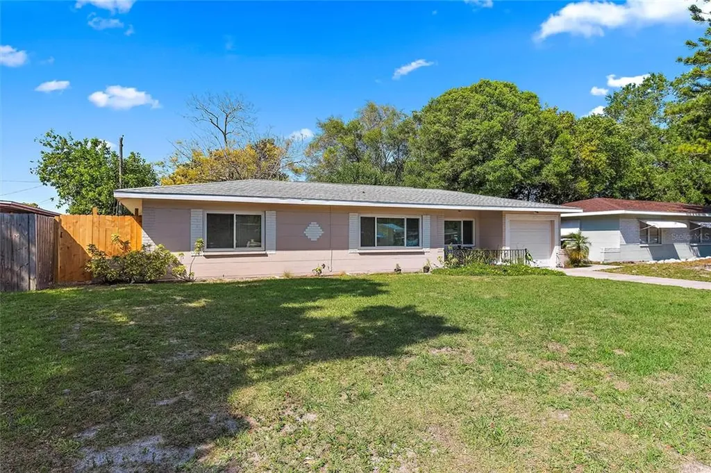 6005 40th Avenue N St Petersburg FL 33709