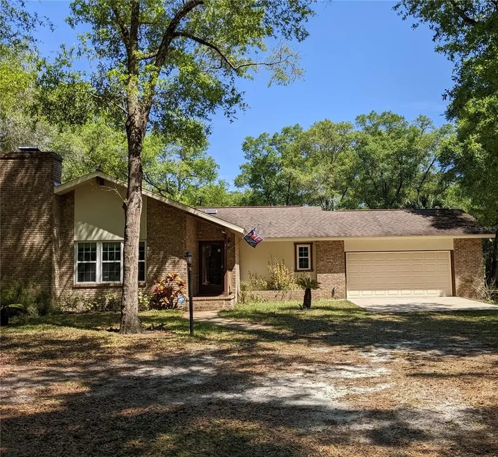4011 Grand Avenue Deland FL 32720
