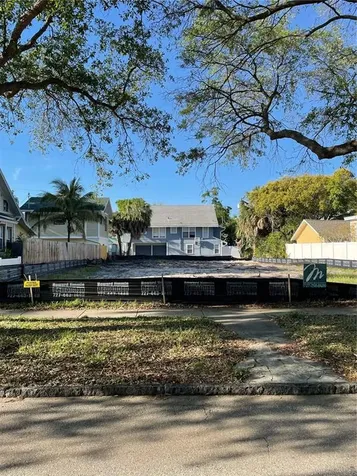 249 9th Avenue NE St Petersburg FL 33701