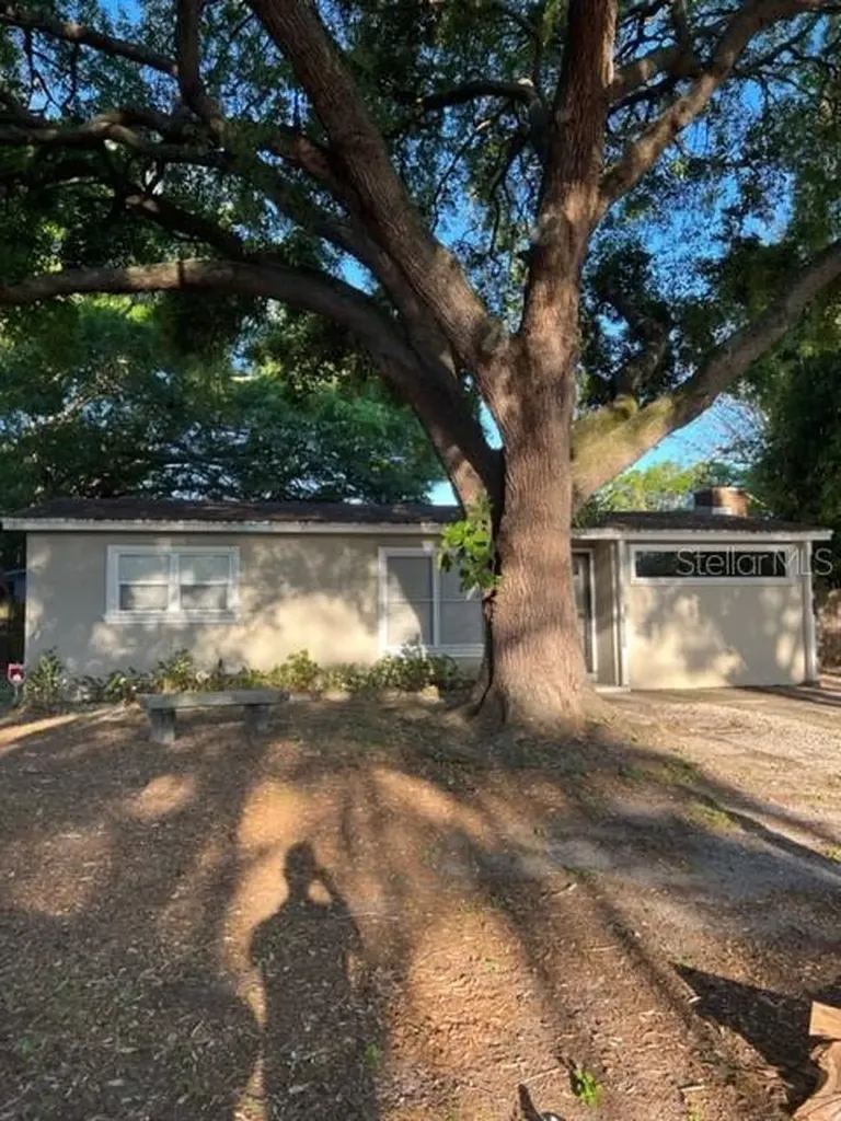 6604 14th Street N St Petersburg FL 33702