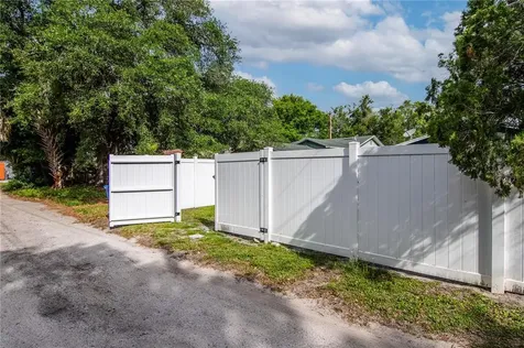 434 49th Avenue N St Petersburg FL 33703