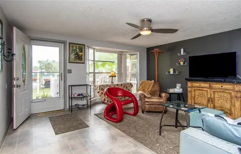 434 49th Avenue N St Petersburg FL 33703
