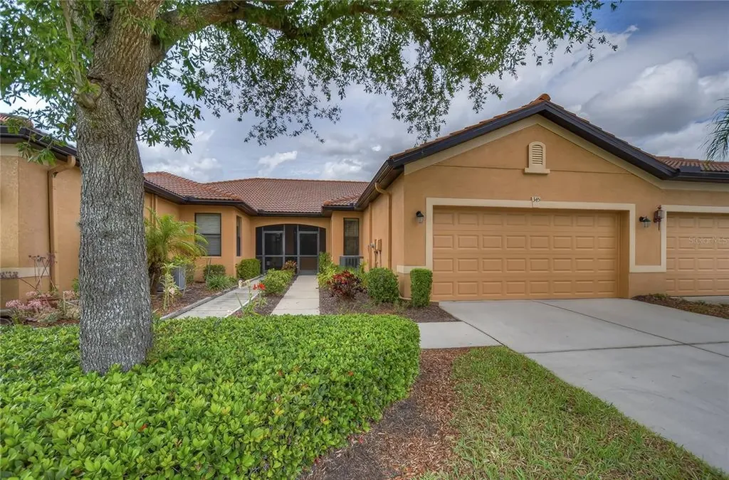 345 Bluewater Falls Court Apollo Beach FL 33572