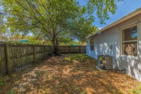 2486 15th Avenue S St Petersburg FL 33712