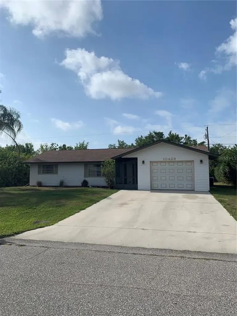 10429 Sandrift Avenue Englewood FL 34224