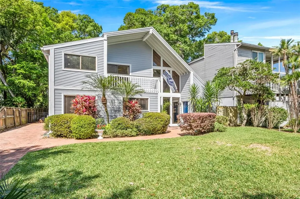 6720 N River Shore Drive Tampa FL 33604