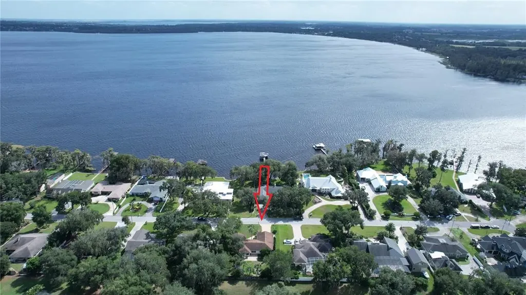 1370 W Lakeshore Drive Clermont FL 34711