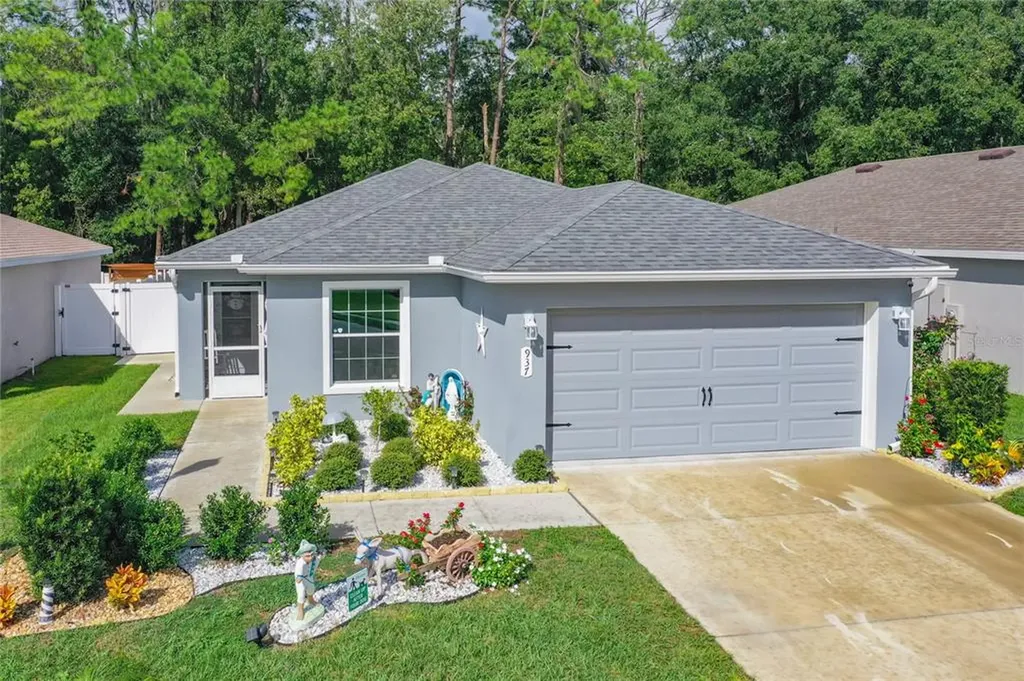 937 Pearly Ridge Lane Lakeland FL 33809