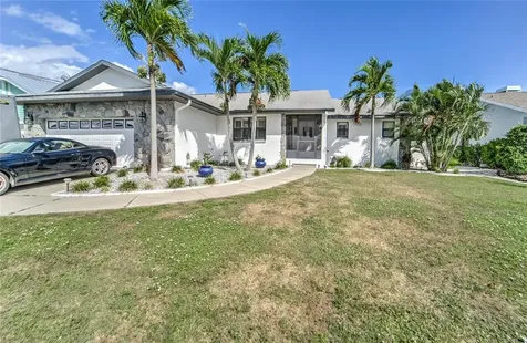 743 Kingston Court Apollo Beach FL 33572