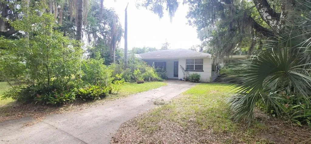 1313 E Cherry Street Plant City FL 33563