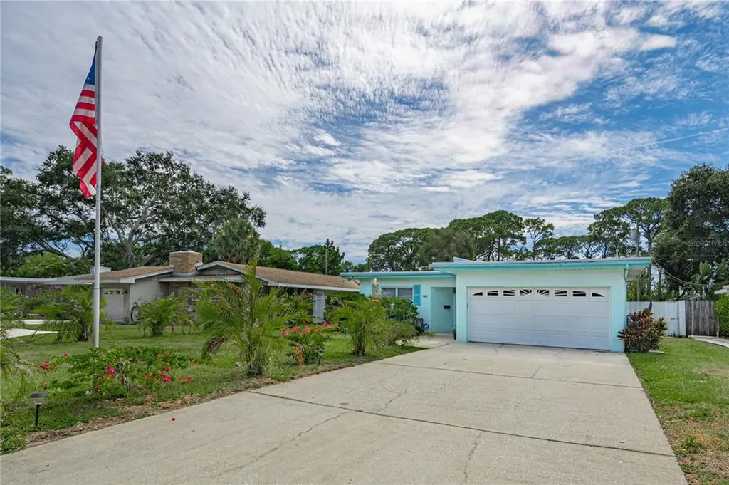 6746 9th Avenue N St Petersburg FL 33710